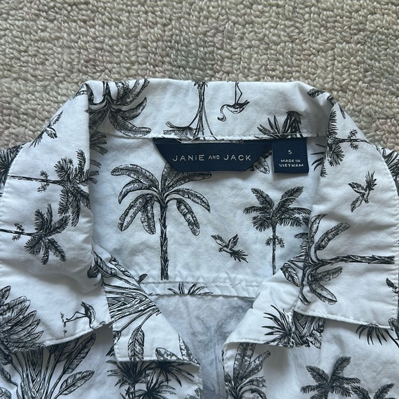 Janie and Jack Button-down Shirt in 5T - Picture 2 of 5
